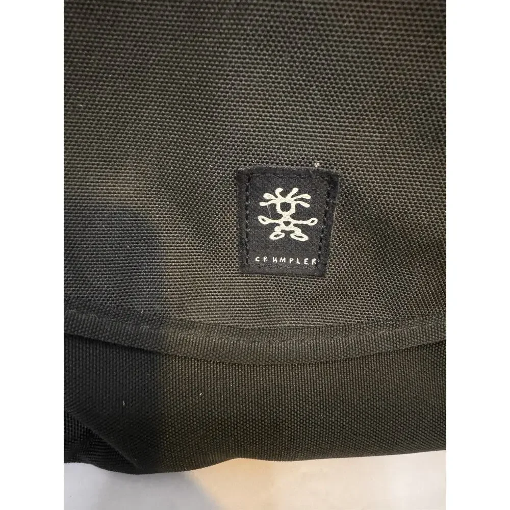 Laptop Messenger Bag Crumpler Considerable Embarrassment 15in Nylon Used